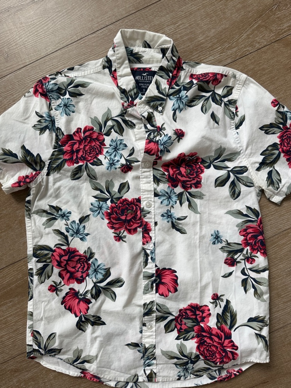 Hollister White Short-Sleeve Button-Up Shirt with Red Floral Print